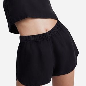 Black Linen Short